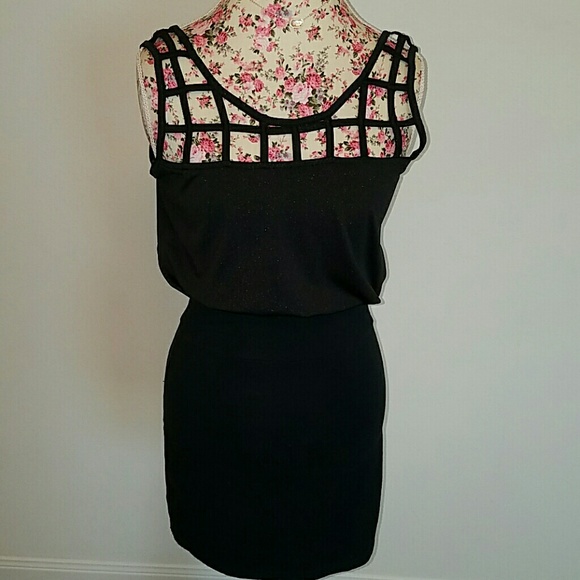Black Dress size medium - Picture 4 of 5